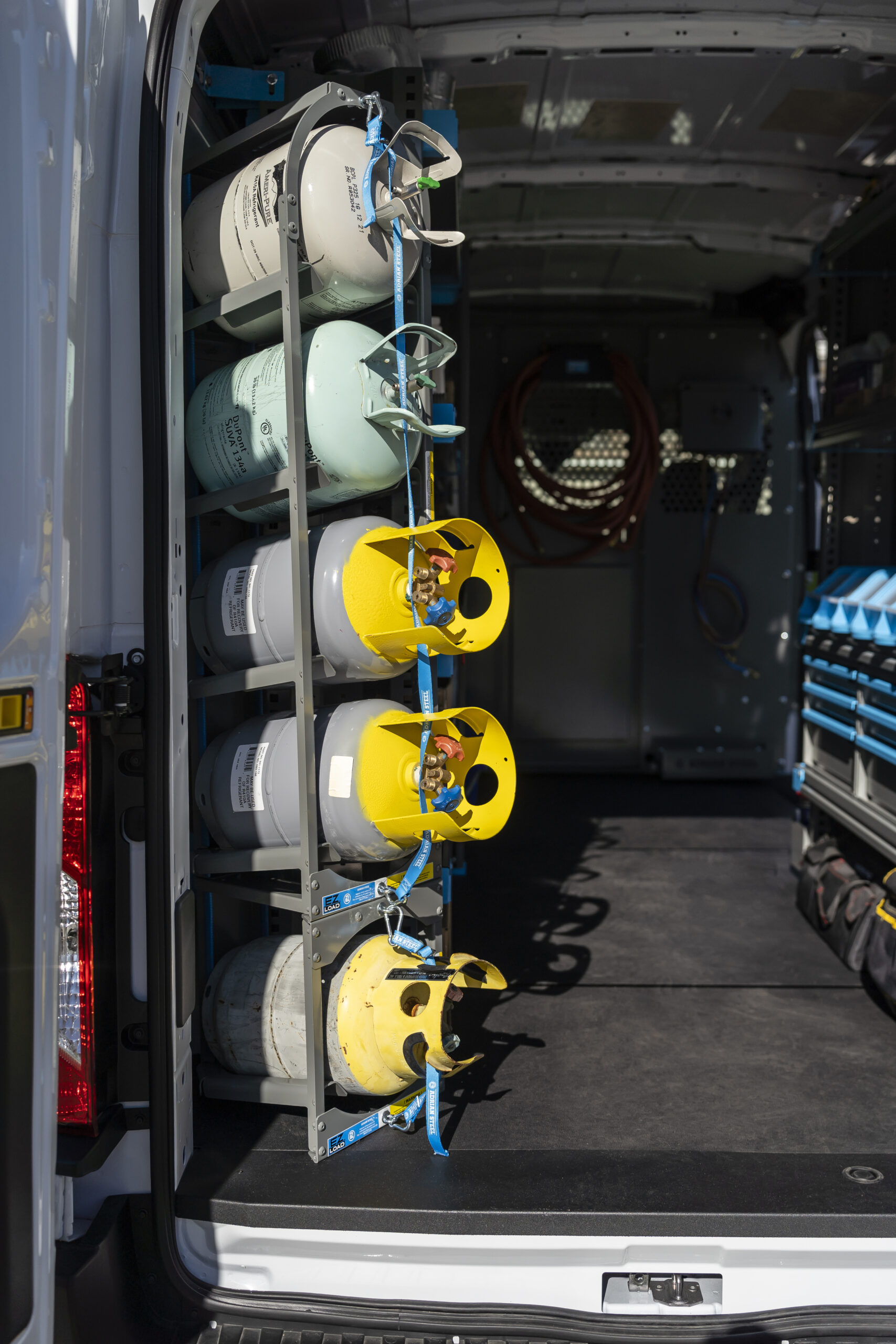 HVAC refrigerant tanks